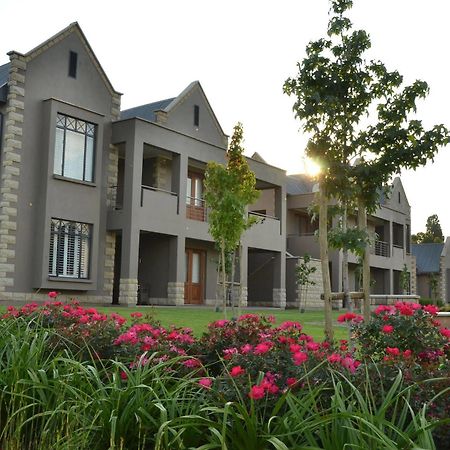 De Hoek Country Hotel Magaliesburg Buitenkant foto