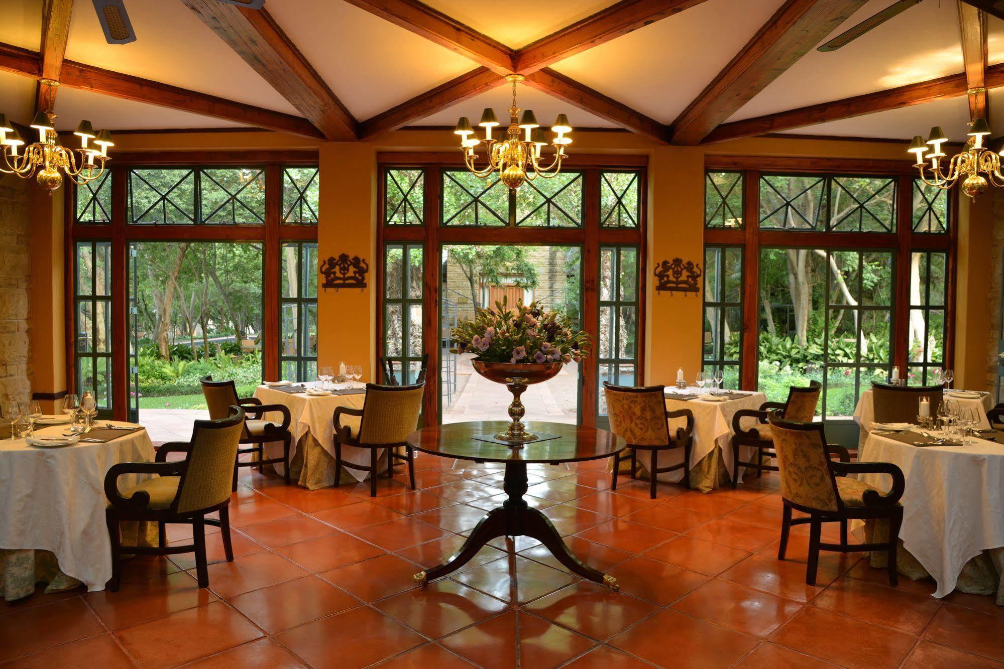 De Hoek Country Hotel Magaliesburg Buitenkant foto