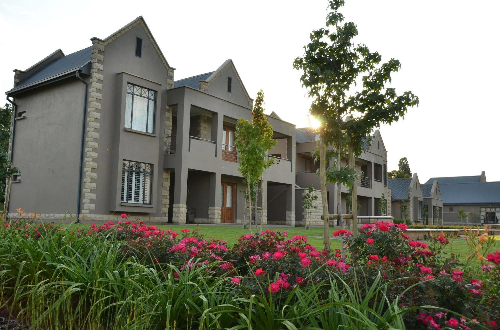 De Hoek Country Hotel Magaliesburg Buitenkant foto